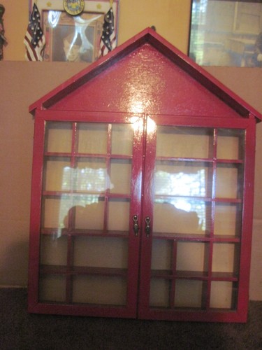 Vintage wood red - red, shaped